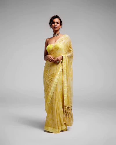 How To Look Less Fat in Saree