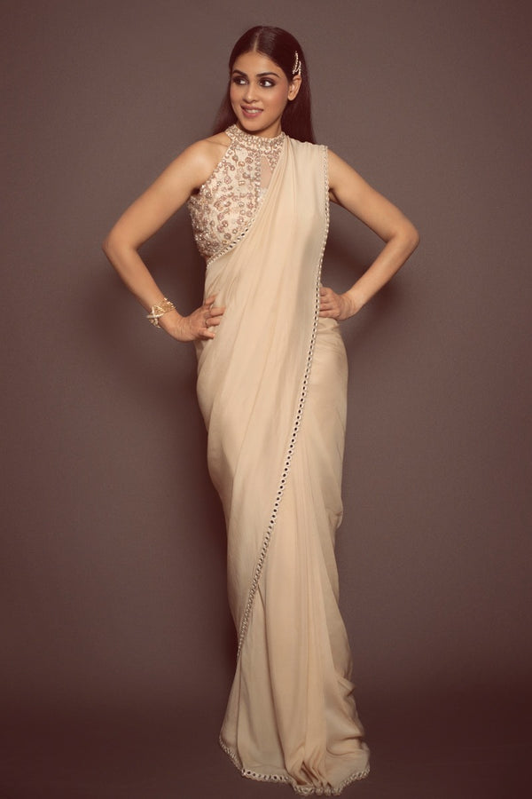 Genelia D'Souza looking absolutely stunning in our saree ensemble