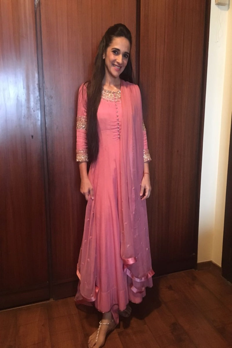 Tara Sharma looks pretty in pink in our classic anarkali